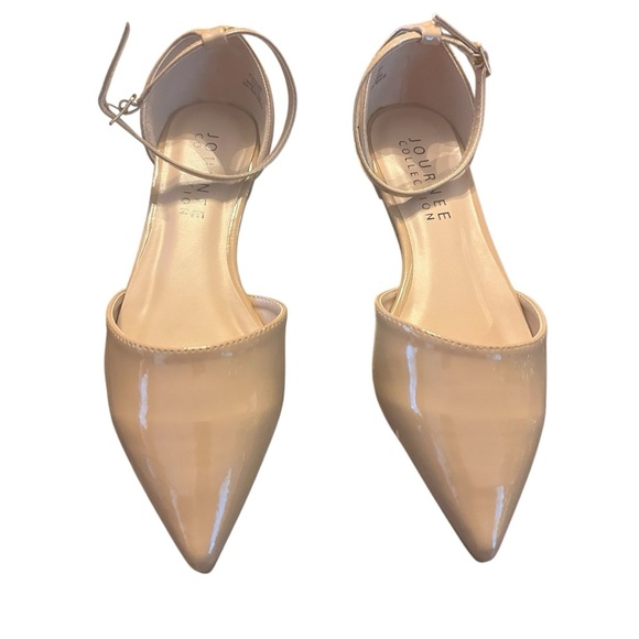 Journee Collection Reba Patent Taupe Ballet Flats Size 6.5 - Picture 2 of 10